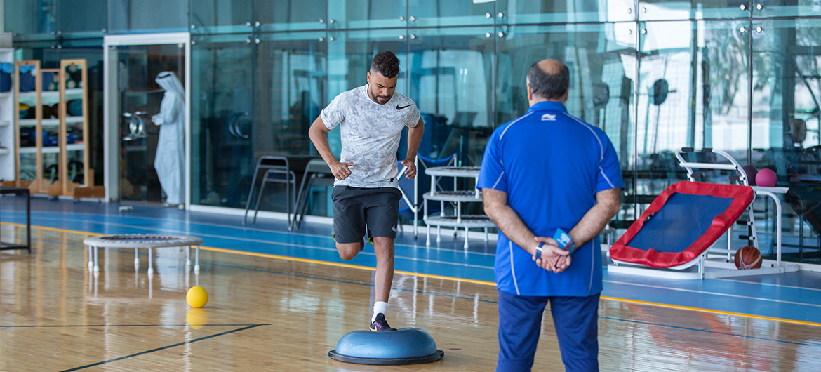 لاعب المنتخب الجزائري ونوتنغهام فورست الإنجليزي سوداني 