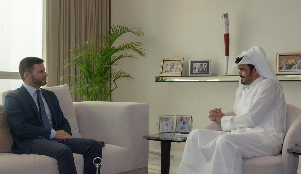 سعادة الشيخ جوعان يجتمع مع السفير الإيطالي