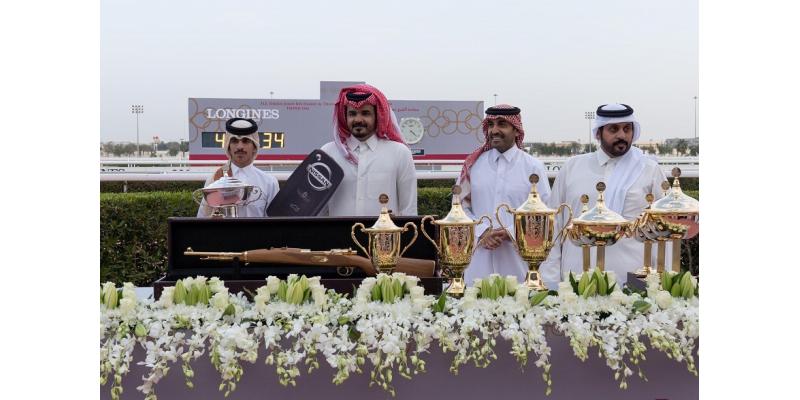 His Excellency Sheikh Joaan bin Hamad Al Thani crowns the winners