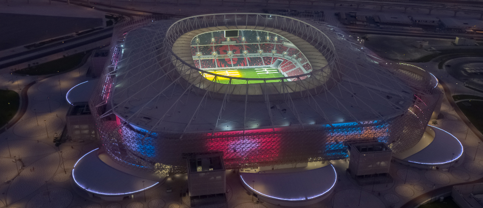 استمرار أعمال بناء وتجهيز استادات مونديال قطر 2022