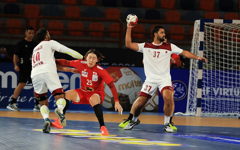 مباراة منتخب قطر لكرة اليد ونظيره الياباني في مونديال 2021