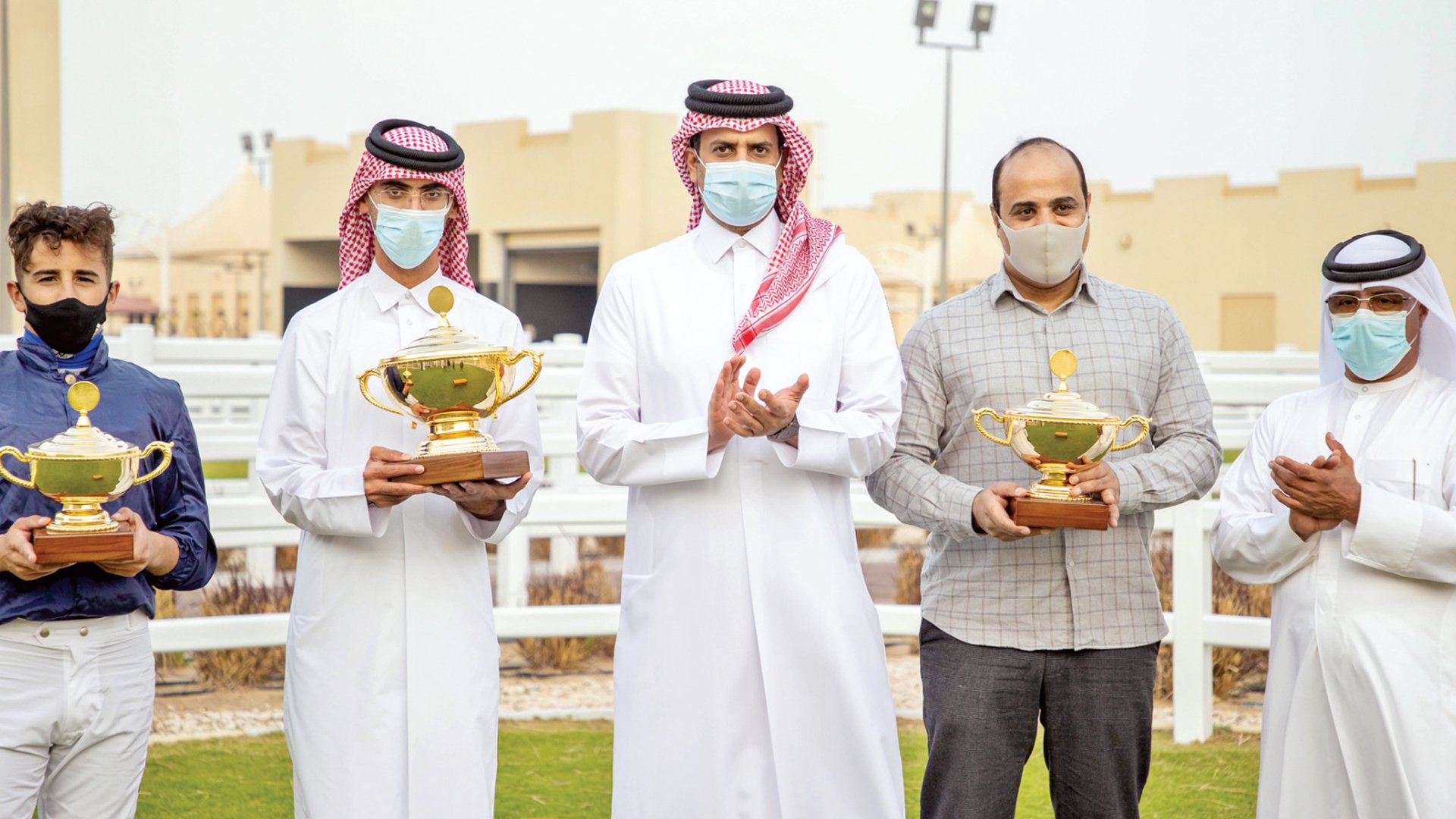 Hamad bin Abdulrahman al-Attiyah crowns the winners 