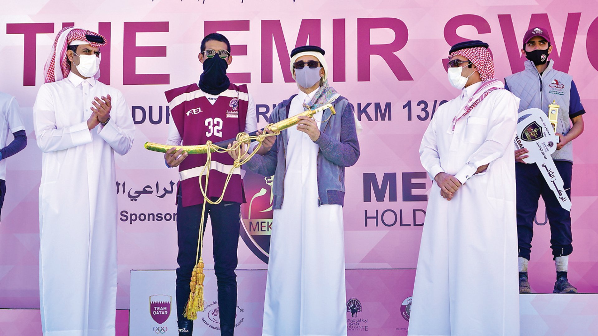 الفارس جاسم الكعبي يفوز بسيف الأمير لقوة التحمل