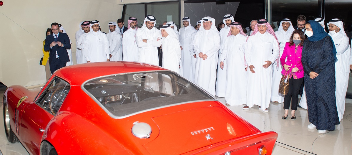 الشيخ جوعان يشهد افتتاح معرض متحف قطر للسيارات