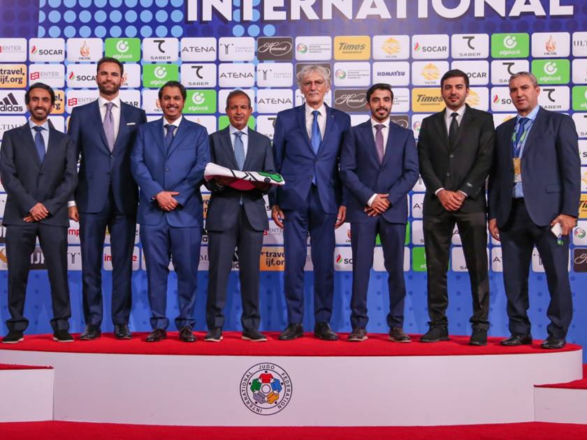 قطر تتسلم علم استضافة بطولة العالم للجودو "الدوحة 2023"