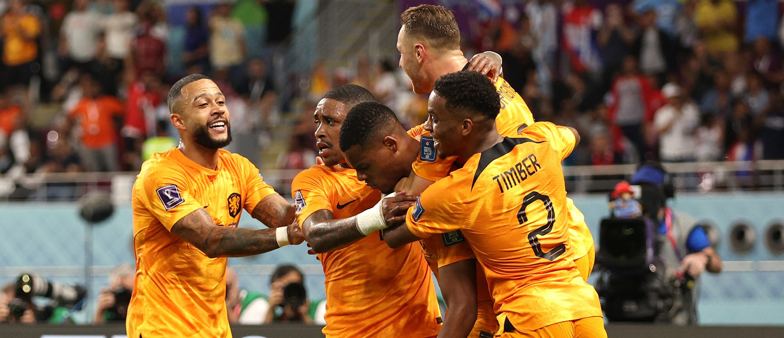 Netherlands claim first quarter-final spot
