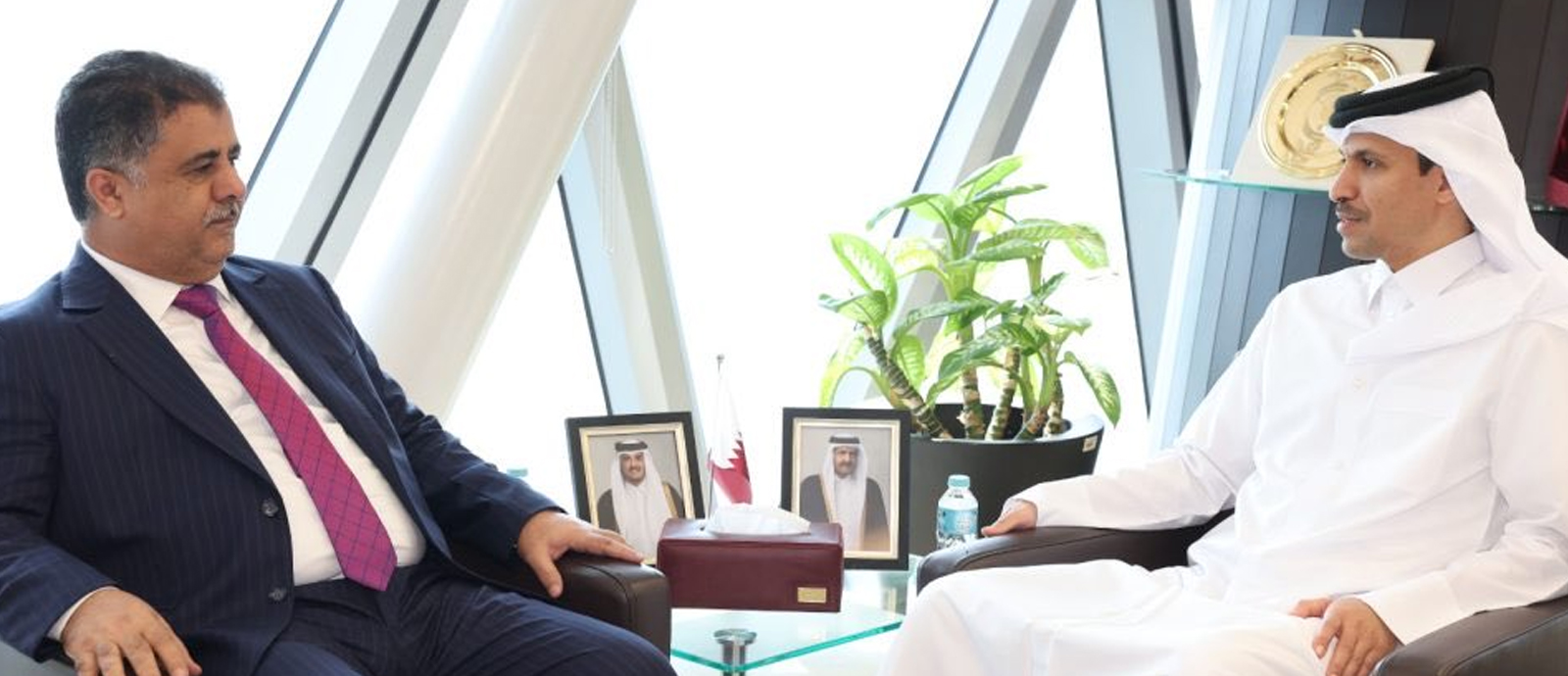 رئيس الاتحاد القطري لكرة القدم يلتقي نظيره اليمني 