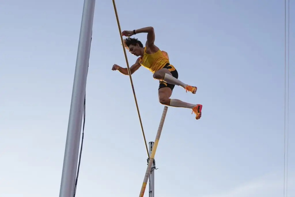 موندو دوبلانتيس يشارك في دوري الدوحة الماسي لألعاب القوى