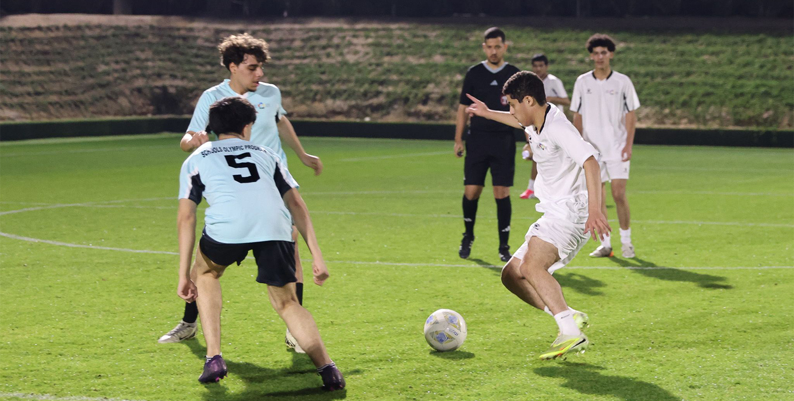 منافسة قوية ببطولة البرنامج الأولمبي المدرسي